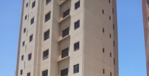 للايجار 13 شقه غرفه وصاله ومطبخ وحمام في حولي