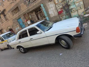 مرسيدس بنز كلاسيكي موديل 1983 فئة E230 بخاخات اربعة بستون