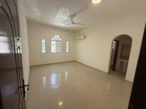 250 m2 3 Bedrooms Villa for Rent in Muscat Al Mawaleh