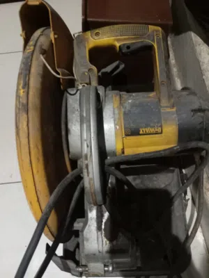 منشار فايبر حديد مستخدم