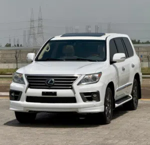 ستيشن لكزس Lx570 خليجي موديل 2014 بحالة ممتازة جدا