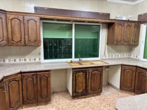 مطبخ خشب مستعمل