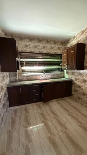 130 m2 4 Bedrooms Apartments for Rent in Zarqa Al Zawahra