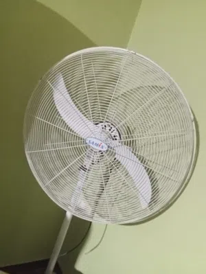 مروحه حجم كبير ل مساحات كبيره سبب بيع ترحيل شفرتين جيده جدا لقطه لايفوت استعمال خفيف