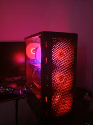 تجميعة نظيفه بكرت rtx 5060 ومعالج i5 12400f تشغل جميع الالعاب على اعدادات عاليه للبيع