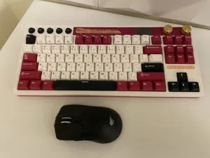 للبيع كيبورت وماوس