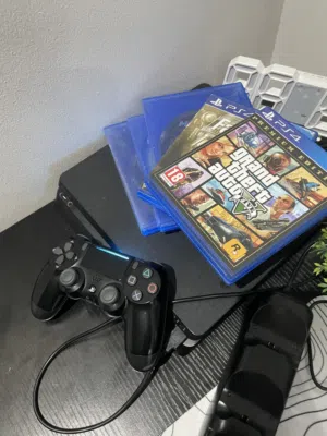 بلايستيشن 4 سوني بحاله جيده جدا