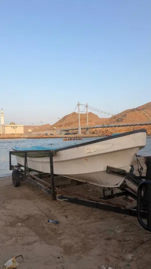 قارب 22 قدم مجدد بالكامل مع العربه للبيع