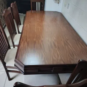 طاولة سفره ثمانية كراسي