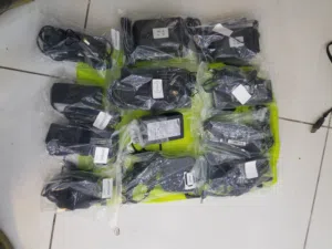 شاحن الاصلي وبطارية لاب توب