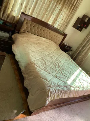 غرفة نوم تفصيل خشب زان