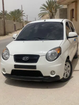 كيا مورنق 2010