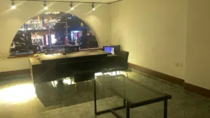 ديكورات محل بدلات لا البيع