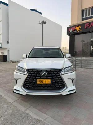 لكزس LX570 بحالة وكالة ماشية 37 الف نظيفة جدا انظف سيارة في السوق