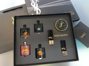 All kinds of branded org perfumes gift sets are available. prices are different . ysl, Gucci, Chanel