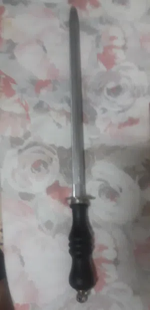 مسن للسكاكين