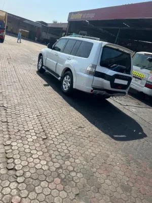 PAJERO 2016 GLS FOR SALE GCC SPECS