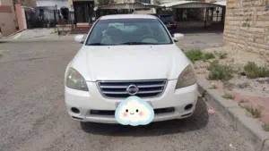 للبيع سيارة نيسان التيما موديل 2004