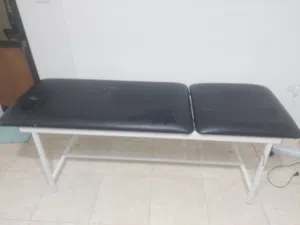 Selling a medical couch. Suitable for massage and any cosmetic procedures.