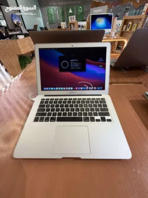 لابتوبo MacBook Air كور i5 / رام 8 جيجا / تخزين SSD 256 جيجا