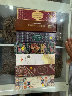 اعواد العود /ريحه ثابته جميله تخلي ريحه المنزل نظافه وخنينه ريحه 24 ثابته