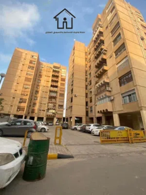 شقة للبيع في زاوية الدهماني بالقرب من حلويات العالم الدور التاسع