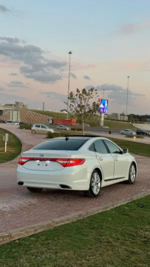 Hyundai Azeera2013