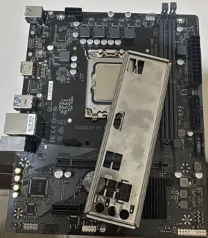 معالج جيل12 كور3 وكور5 مع بورد H610 يوجد توصيل