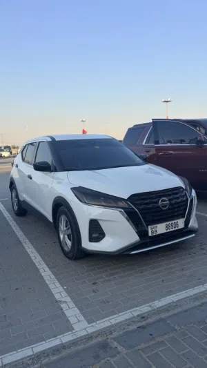 نيسان كيكس