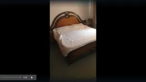 غرفة نوم قديم مستعمل للبيع (خشب ثقيل)