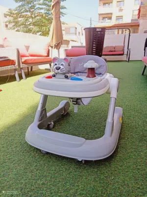 عرباية وكرسي أطفال