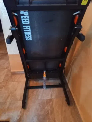 جهاز ترد ميل بحال الوكاله استخدام بسيط جدا عباره عن جهازين بجهاز جهاز رجاج للبطن +جهاز المشي كفالته
