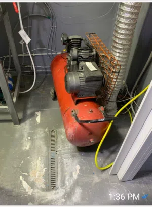 كمبريسة ايطالي 150لتر ايطالي تعطي ضغط ممتاز    صيانة دورية وتعمل بشكل ممتاز للبيع ب150 دينار