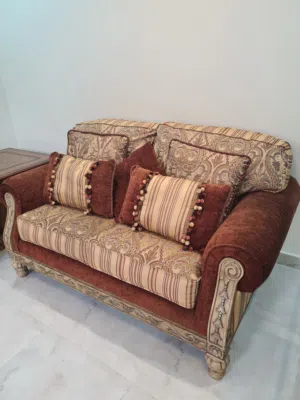 طقم كنب كلاسيكي ملكي (خشب زان) مع كامل ملحقاته