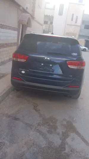 Used Kia Sorento in Tripoli