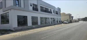 للايجار محلات في السيب مربع الشريجه  الخط الاول من البحر