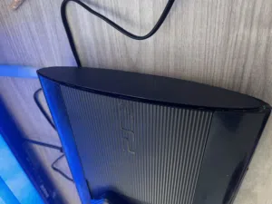 بليستيشن 3 مع جويستكين و هارد اقرا الوصف وعندي توصيل لكل مكان