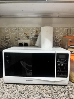 Samsung 20 - 24 Liters Microwave in Muscat
