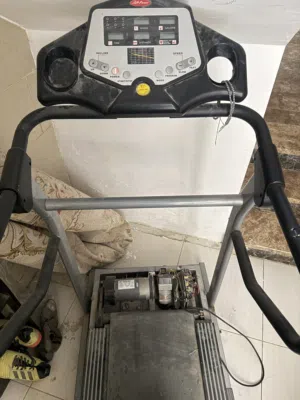 جهاز سير كهربائي Life Power - شاشة ديجيتال (يحتاج صيانة بسيطة)