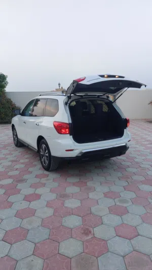 Used Nissan Pathfinder in Muscat