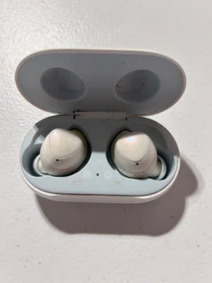 للبيع: سماعة Samsung Galaxy Buds – أبيض