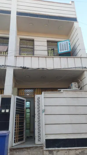 دار للبيع في الخطيب الزراعي  طابقين ونص شارع الرسول اول فرع على اليمين ثاني بيت على اليسار  المساحة