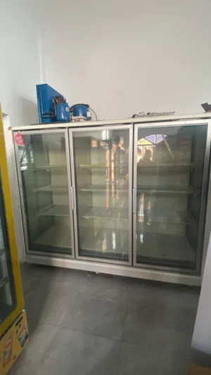 ثلاجات عرض للبيع ، حجم كبير ، ومتوسط