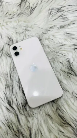 Apple iPhone 12 64 GB in Tripoli
