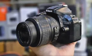 كاميرة نيكون D5200