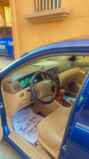 تايوتا  كورولا موديل 2001 سيارة نظيفه برا داخل ماشي 4000  سعر 1350 وقابل