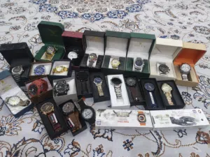 ساعات جديدة للبيع