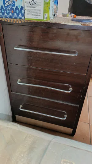 cabinet good condition for sale 3 rows