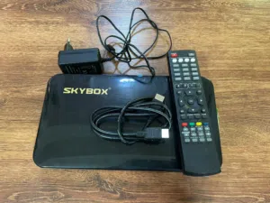 Skybox F5 HD PVR Receiver with remote and adapter