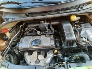 سيارة ستيروين C3 2003 أخضر موديل 2003 بمواصفات أوروبية مع جنوط وداخلية زجاج كهربائي